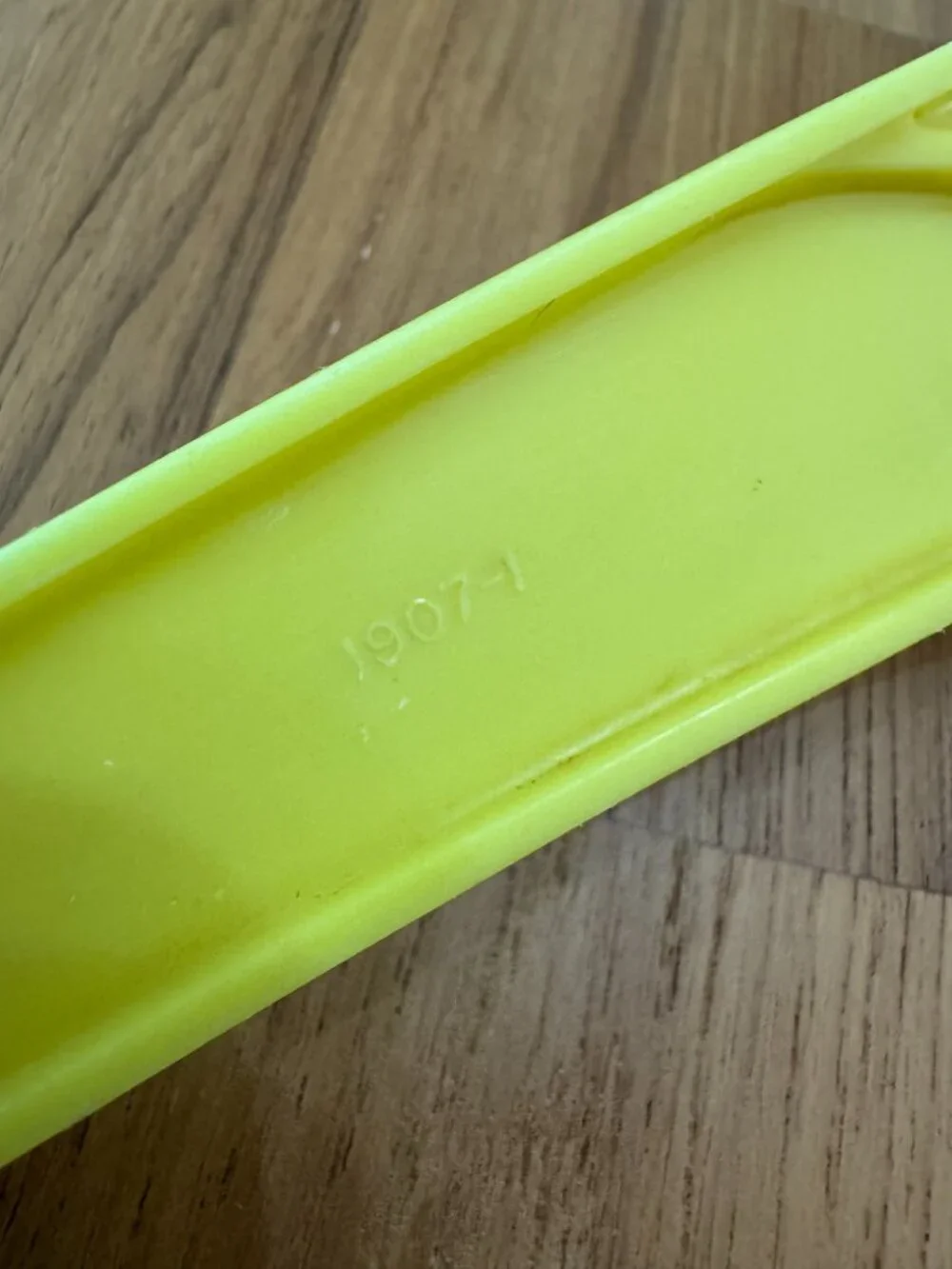 Vintage Rubbermaid Yellow Nylon Plastic 1907 Spatula Pasta Pot Strainer Handheld